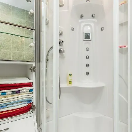 Ivan Apartment *